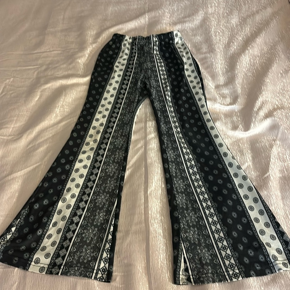 Printed black flare pants